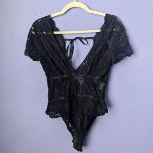 SHEIN Women's Classic Sexy Floral Lace Scallop Trim Teddy Bodysuit Sleepwear S